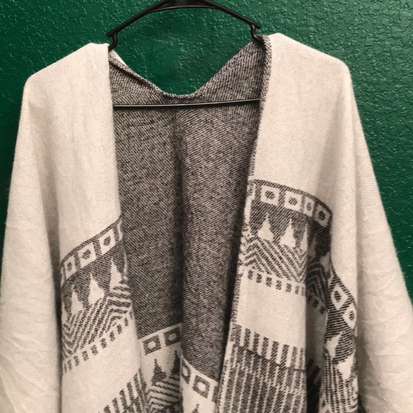 Reversible Tribal Print Poncho - Picture 2 of 5
